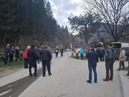 3c0b409a-6b90-4068-a3d8-9e8b38260bfe