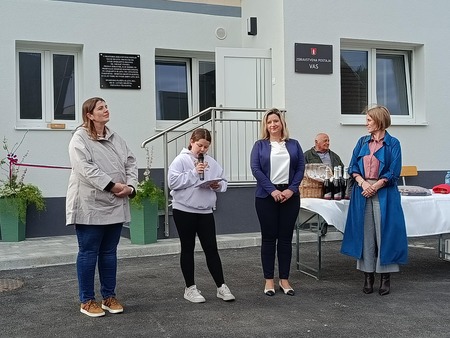 f140a1d8-b42d-40dd-aa70-5fa47b129684